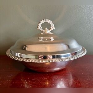 Vintage 60’s WM Rogers Silverplate Covered Round Serving Dish 10 inches Height
